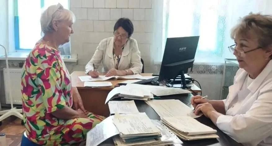 Выездная бригада медиков работала в Трёхизбенской амбулатории Выездная бригада медиков работала в Трёхизбенской амбулатории