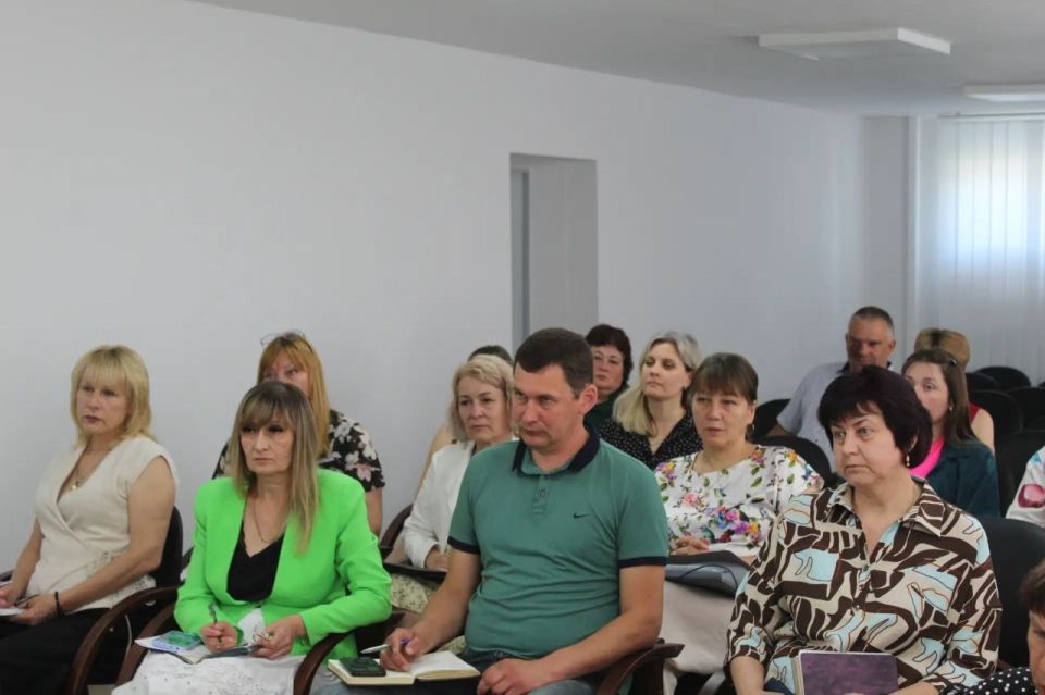 Юлия Кожухарь: В Администрации Новопсковского муниципального округа состоялось очередное еженедельное аппаратное совещание Юлия Кожухарь: В Администрации Новопсковского муниципального округа состоялось очередное еженедельное аппаратное совещание