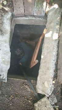 Спасатели помогли пенсионерке, упавшей в колодец в Суходольске
