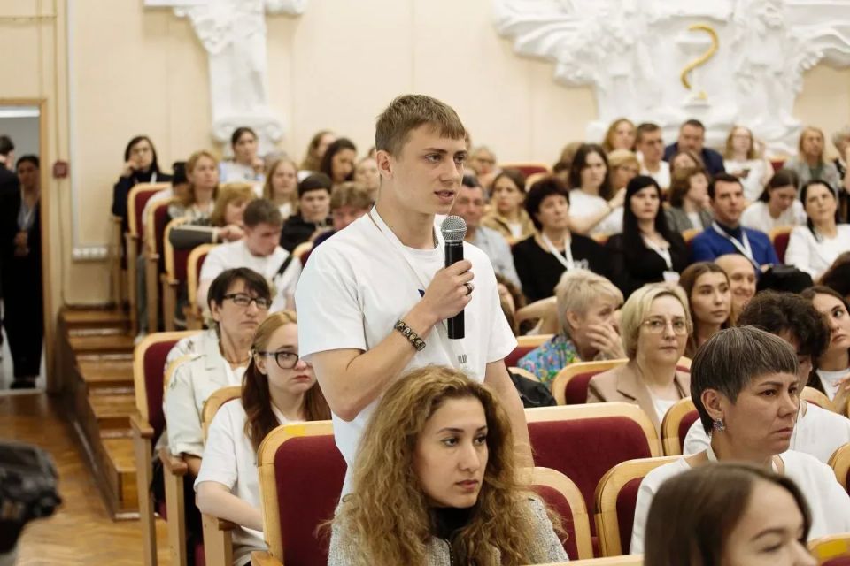 Стахановский студент-медик вошел в число победителей на всероссийском конкурсе Стахановский студент-медик вошел в число победителей на всероссийском конкурсе