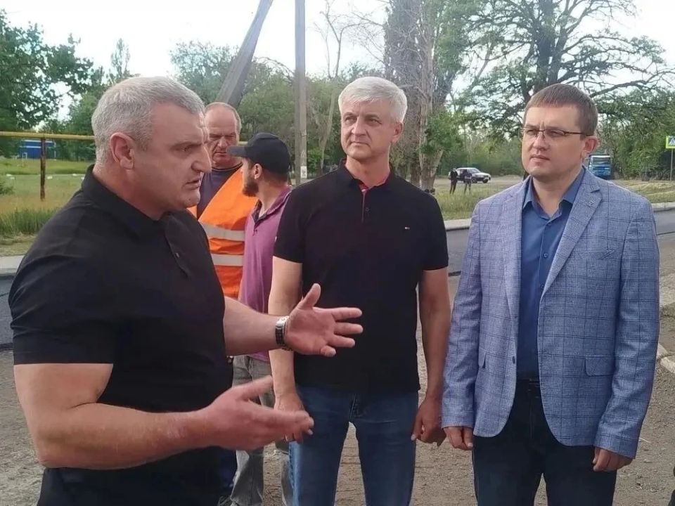 «Безопасные дороги»: В Брянке полным ходом идет ремонт дорог «Безопасные дороги»: В Брянке полным ходом идет ремонт дорог