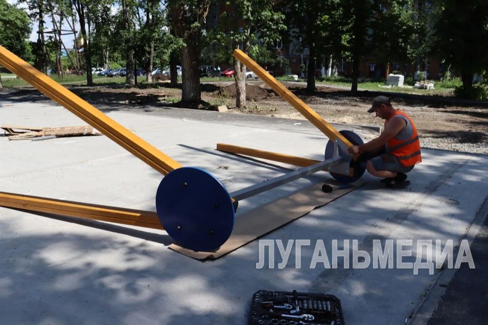 В Свердловске продолжается благоустройство общественных территорий В Свердловске продолжается благоустройство общественных территорий