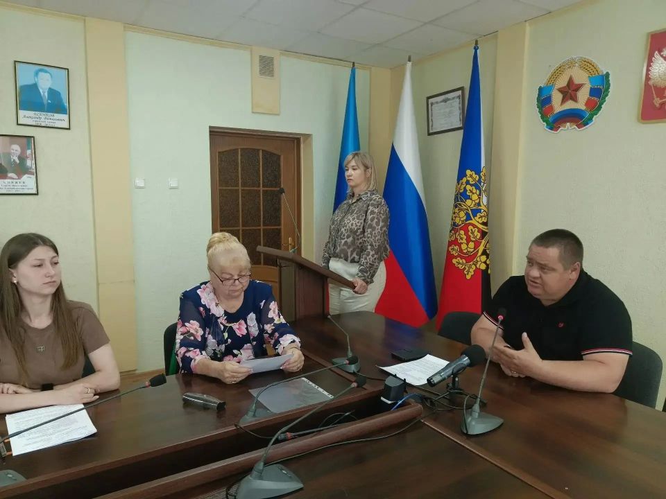 В Ровеньках состоялся семинар «Выявление ранних суицидальных признаков и профилактика суицидального поведения» В Ровеньках состоялся семинар «Выявление ранних суицидальных признаков и профилактика суицидального поведения»