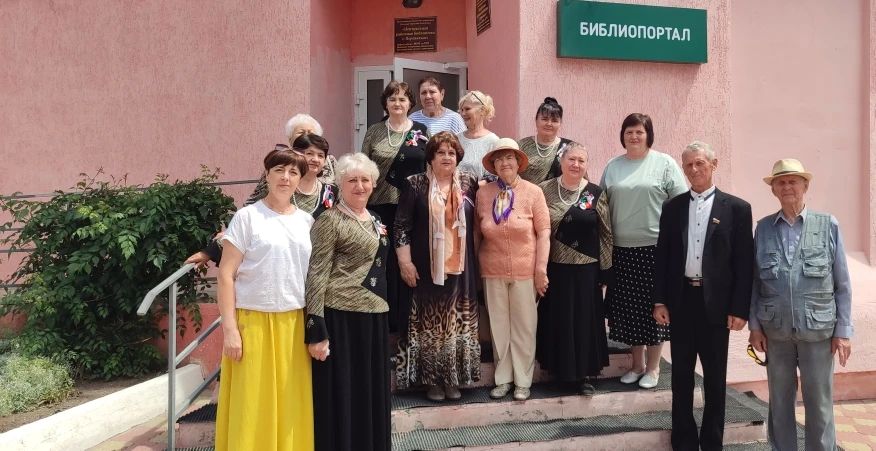 В Перевальской модельной библиотеке «Библиопортал» состоялся патриотический час «Мое Отечество — Россия», ко Дню России В Перевальской модельной библиотеке «Библиопортал» состоялся патриотический час «Мое Отечество — Россия», ко Дню России