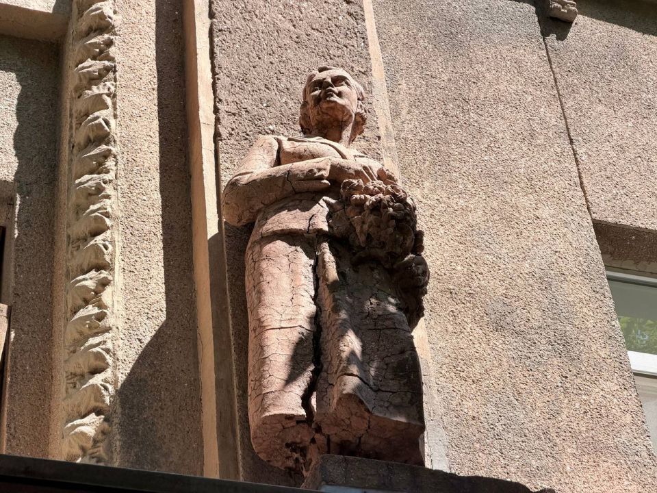 Погружение в историю: луганские школьники исследуют наследие родного города Погружение в историю: луганские школьники исследуют наследие родного города