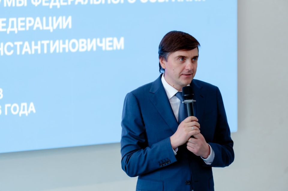 Бойцы Луганского регионального отделения «Российских студенческих отрядов» (РСО) дали старт третьему трудовому семестру Бойцы Луганского регионального отделения «Российских студенческих отрядов» (РСО) дали старт третьему трудовому семестру