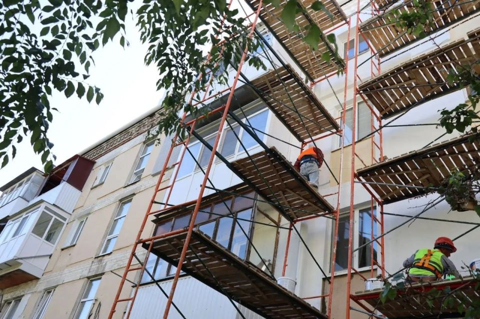 По Народной программе в Северодонецке продолжается восстановление фасадов многоквартирных домов По Народной программе в Северодонецке продолжается восстановление фасадов многоквартирных домов