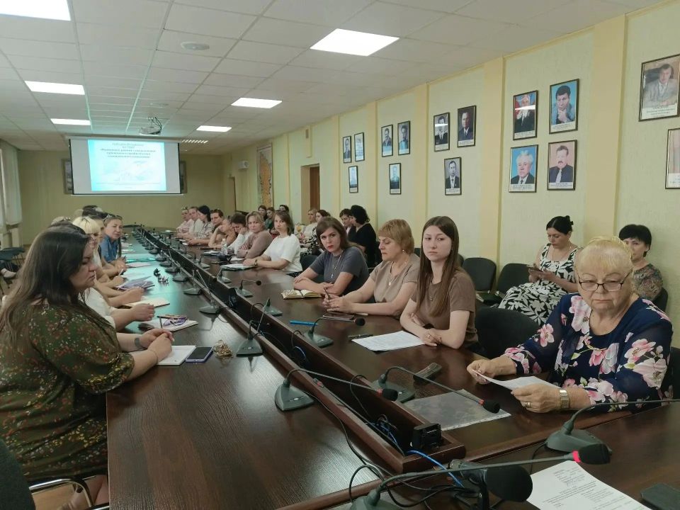 Андрей Рубанцов: Сегодня принял участие в городском семинаре-совещании, посвящённом вопросам раннего выявления суицидальных признаков и профилактики суицидального поведения среди детей и подростков Андрей Рубанцов: Сегодня принял участие в городском семинаре-совещании, посвящённом вопросам раннего выявления суицидальных признаков и профилактики суицидального поведения среди детей и подростков