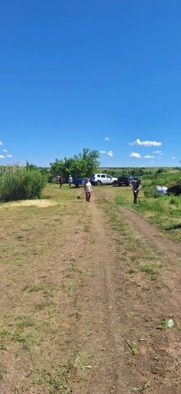 Акция "Вода России" в с. Плахо -Петровке: вклад в чистоту родного края Акция "Вода России" в с. Плахо -Петровке: вклад в чистоту родного края