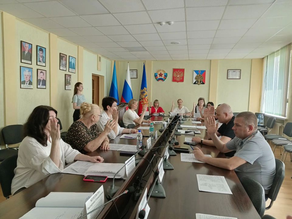 Заседание городской комиссии по делам несовершеннолетних и защите их прав Заседание городской комиссии по делам несовершеннолетних и защите их прав