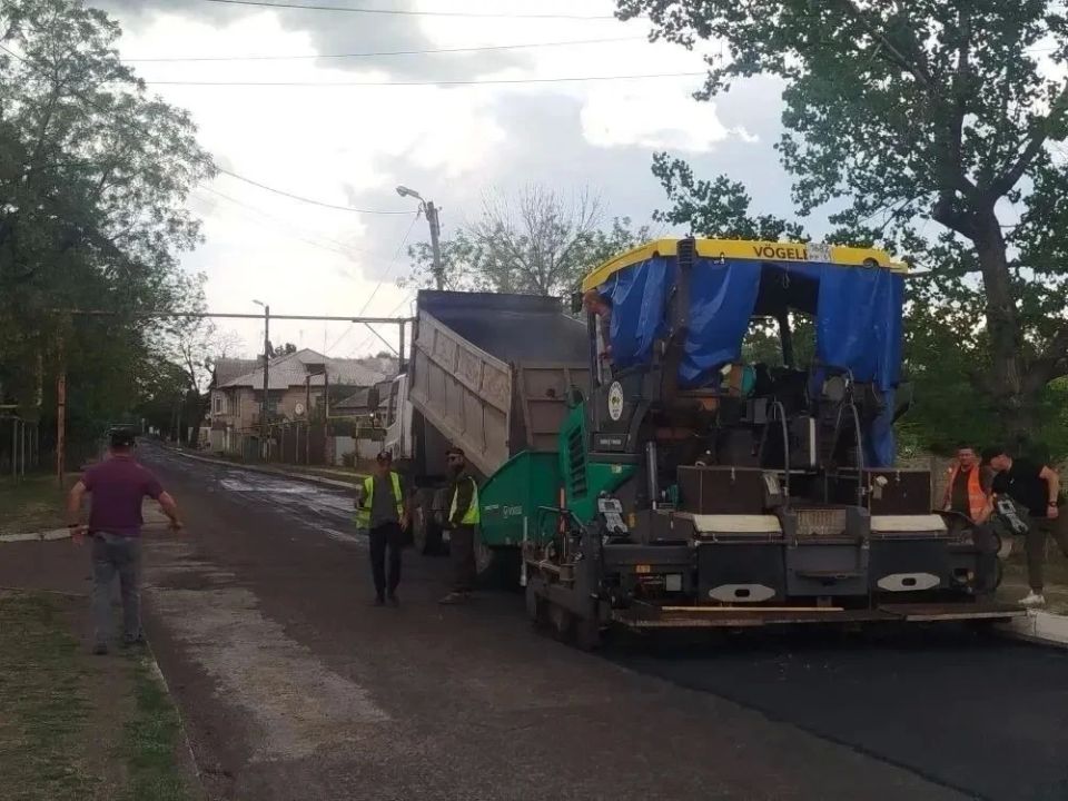 «Безопасные дороги»: В Брянке полным ходом идет ремонт дорог «Безопасные дороги»: В Брянке полным ходом идет ремонт дорог