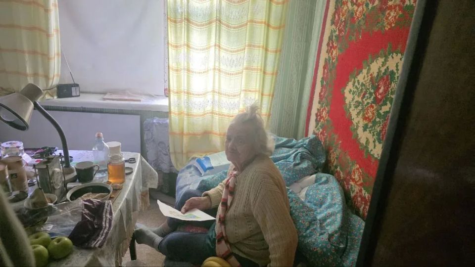 Забота, объединяющая поколения: школьники Рубежного взяли шефство над одинокими пожилыми горожанами Забота, объединяющая поколения: школьники Рубежного взяли шефство над одинокими пожилыми горожанами