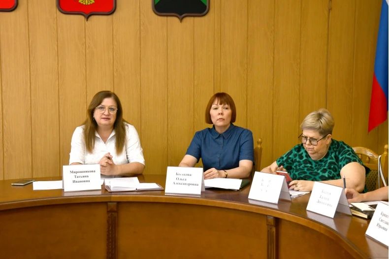 Проведено заседание Комиссии по делам несовершеннолетних и защите их прав