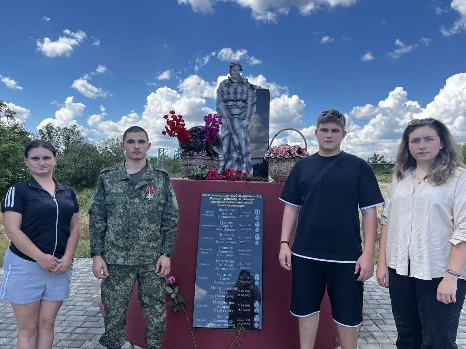 В Петровеньках встретились с ветераном боевых действий В Петровеньках встретились с ветераном боевых действий