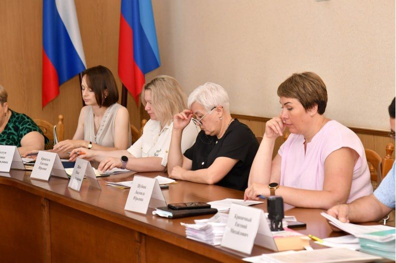 Проведено заседание Комиссии по делам несовершеннолетних и защите их прав Проведено заседание Комиссии по делам несовершеннолетних и защите их прав