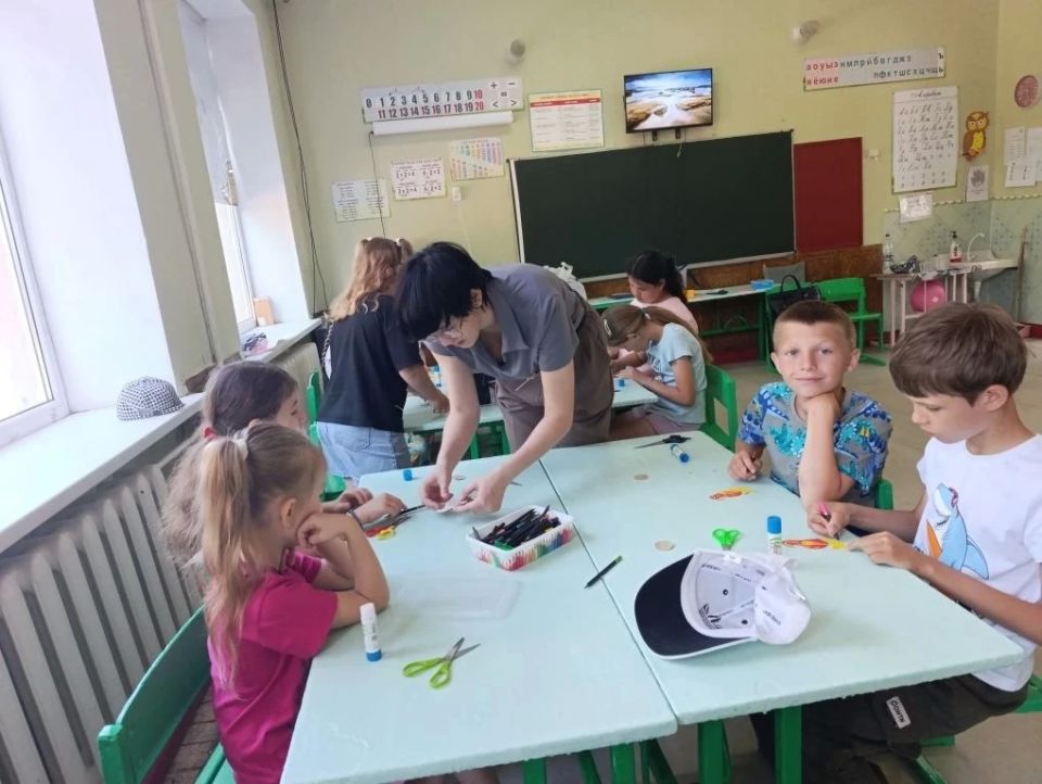 Педагоги Лутугинского дома творчества провели творческий день на площадке Успенской школы №2 Педагоги Лутугинского дома творчества провели творческий день на площадке Успенской школы №2