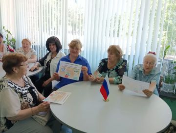 Сотрудники Кировского историко-художественного музея провели акцию "Безопасное лето: памятка для детей и родителей"
