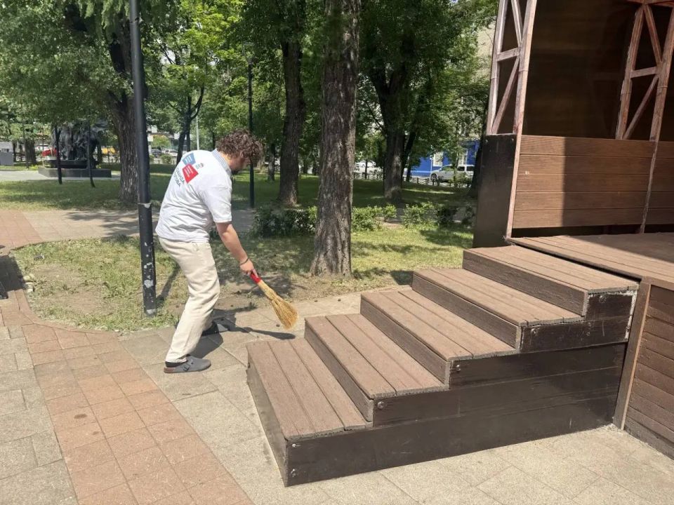 КОМАНДА ПОПОВА устроила большую уборку в Кунцево КОМАНДА ПОПОВА устроила большую уборку в Кунцево