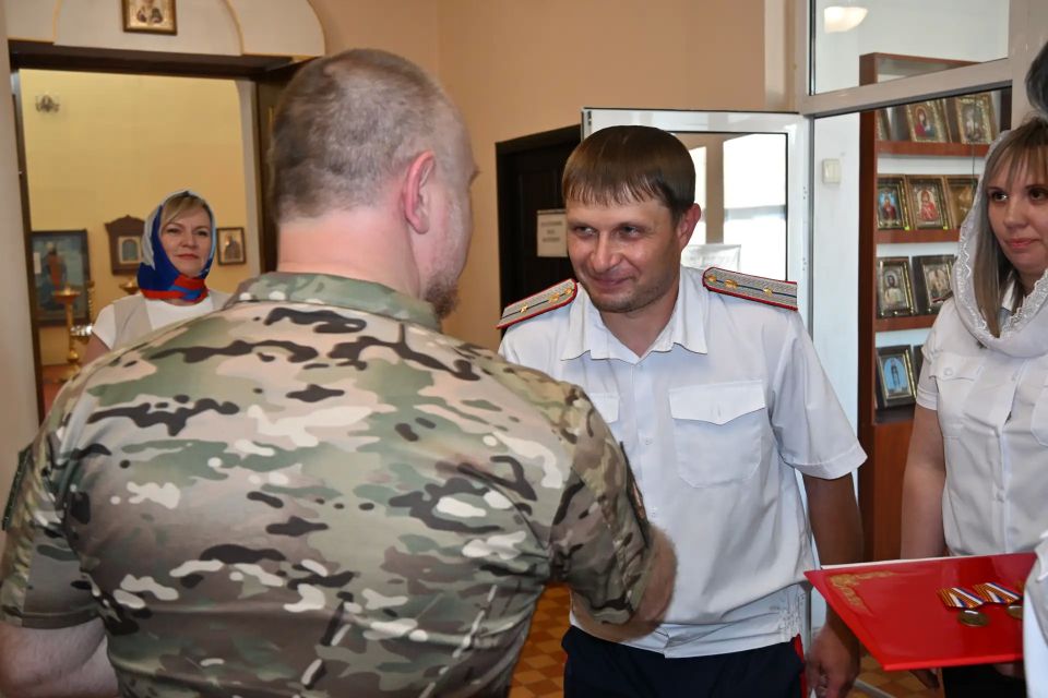 Затем состоялась передача собранного военнослужащим Затем состоялась передача собранного военнослужащим