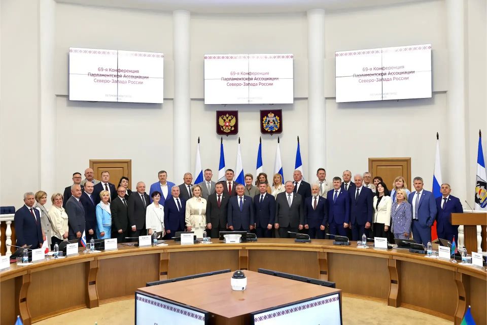 Александр Ермоленко принимает участие в работе конференции Парламентской ассоциации Северо-Запада России Александр Ермоленко принимает участие в работе конференции Парламентской ассоциации Северо-Запада России