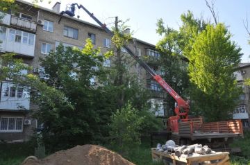 В Свердловске завершается ремонт кровли МКД при поддержке региона-шефа Красноярского края