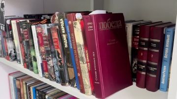 Фонд библиотеки пгт. Новосветловка пополнился сборником стихотворений тюменской поэтессы Натальи Щегловой «За Русский мир»