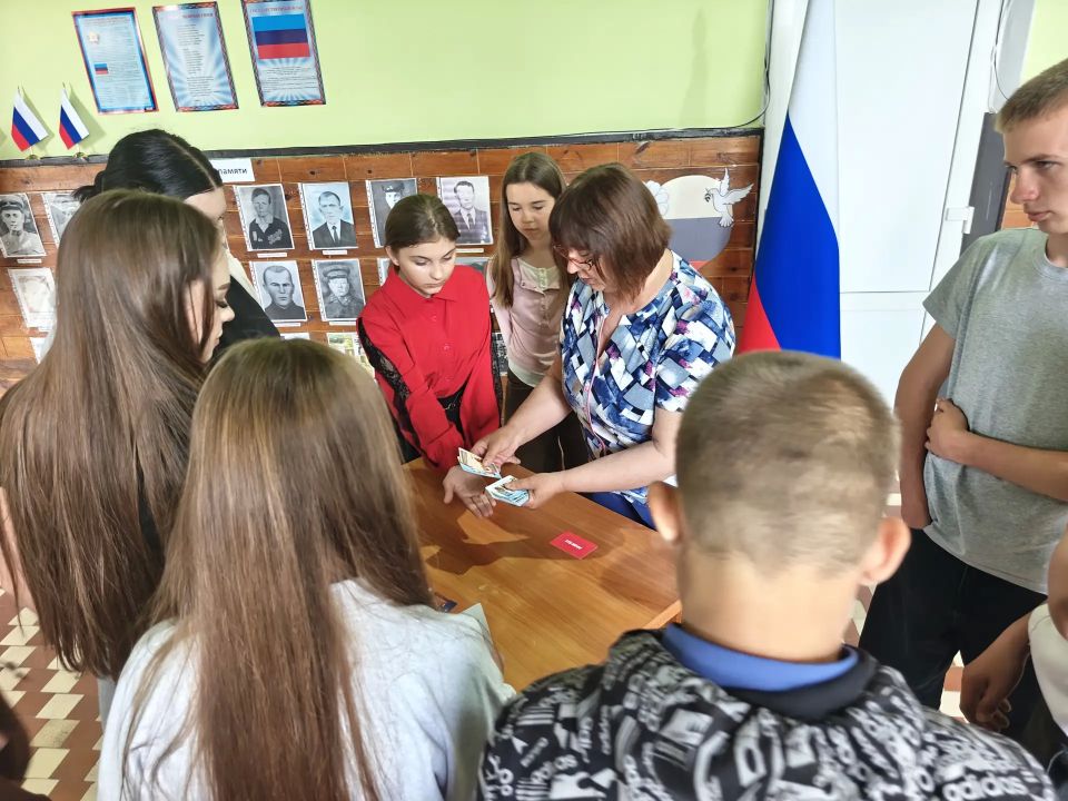 В преддверии Дня России в филиале «Роговский СК» состоялась познавательно-игровая программа «С чего начинается Родина» В преддверии Дня России в филиале «Роговский СК» состоялась познавательно-игровая программа «С чего начинается Родина»
