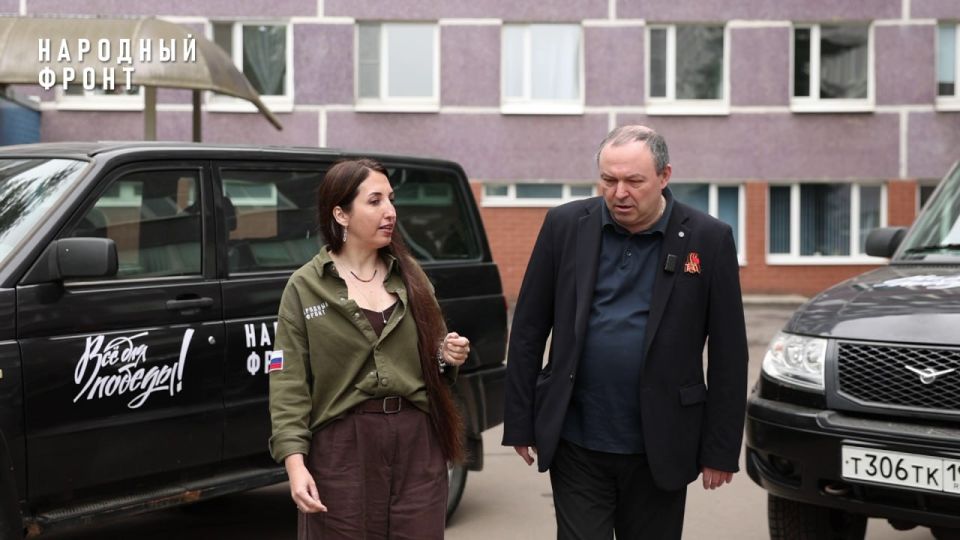Народный фронт доставил в ЛНР и Запорожье пять внедорожников для помощи маломобильным гражданам и эвакуации раненых Народный фронт доставил в ЛНР и Запорожье пять внедорожников для помощи маломобильным гражданам и эвакуации раненых