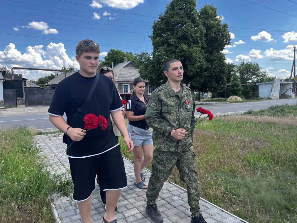В Петровеньках встретились с ветераном боевых действий В Петровеньках встретились с ветераном боевых действий
