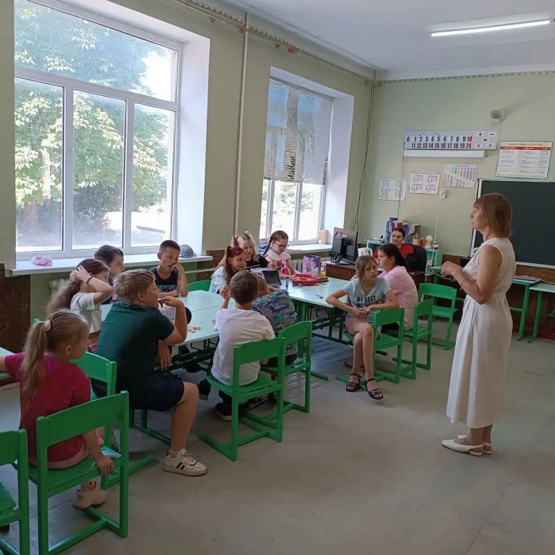 Педагоги Лутугинского дома творчества провели творческий день на площадке Успенской школы №2 Педагоги Лутугинского дома творчества провели творческий день на площадке Успенской школы №2