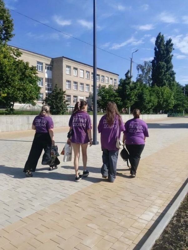 Волонтёры Добро.Центра РТЭК в гостях у первоклассников! Волонтёры Добро.Центра РТЭК в гостях у первоклассников!