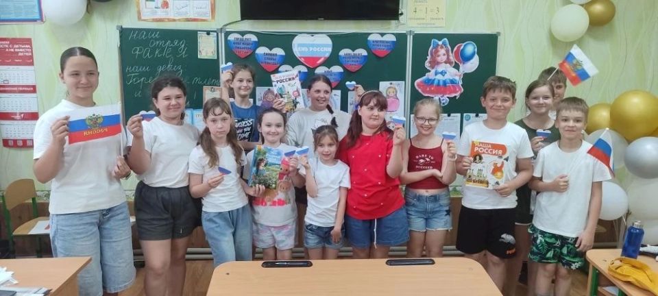 В Славяносербской школе провели веселую викторину ко Дню России В Славяносербской школе провели веселую викторину ко Дню России
