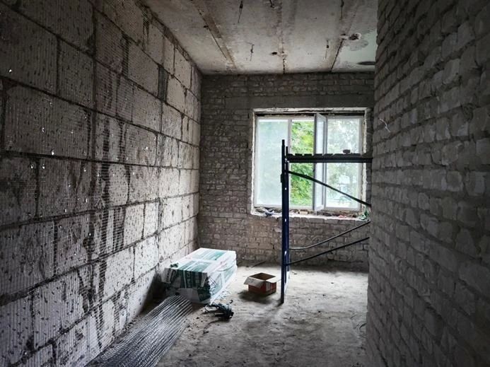 В больнице Белокуракино усилили стены и смонтируют перегородки В больнице Белокуракино усилили стены и смонтируют перегородки