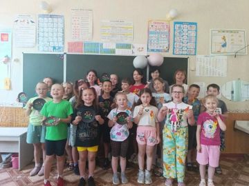Педагоги Лутугинского дома творчества провели творческий день на площадке Успенской школы №2