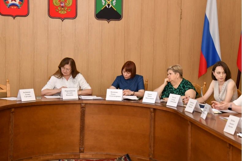 Проведено заседание Комиссии по делам несовершеннолетних и защите их прав Проведено заседание Комиссии по делам несовершеннолетних и защите их прав