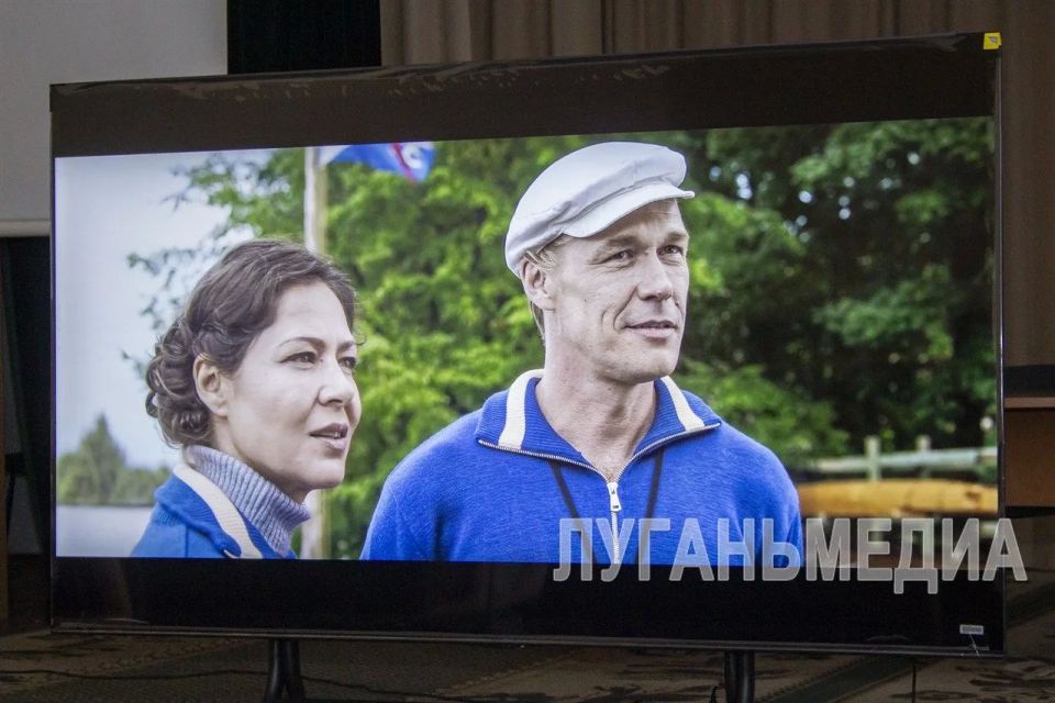 В преддверии празднования Дня России в Луганском государственном училище олимпийского резерва (ЛГУОР) состоялся просмотр фильма «Первый на Олимпе» В преддверии празднования Дня России в Луганском государственном училище олимпийского резерва (ЛГУОР) состоялся просмотр фильма «Первый на Олимпе»