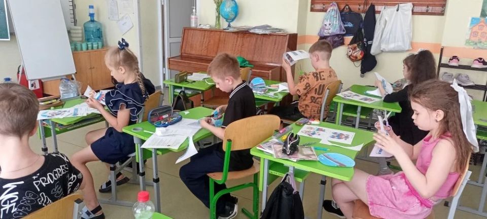 В ГБОУ ЛНР «Беловодская СШ №1» готовятся ко Дню России! В ГБОУ ЛНР «Беловодская СШ №1» готовятся ко Дню России!