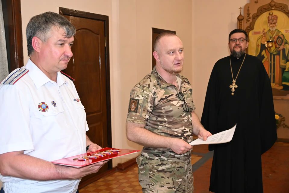 Затем состоялась передача собранного военнослужащим Затем состоялась передача собранного военнослужащим