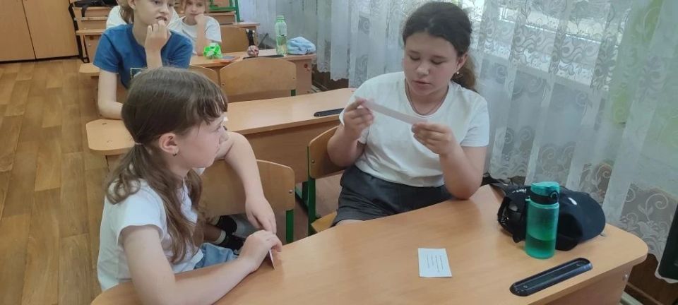 В Славяносербской школе провели веселую викторину ко Дню России В Славяносербской школе провели веселую викторину ко Дню России