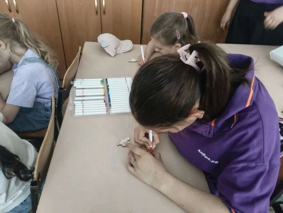 Волонтёры Добро.Центра РТЭК в гостях у первоклассников! Волонтёры Добро.Центра РТЭК в гостях у первоклассников!