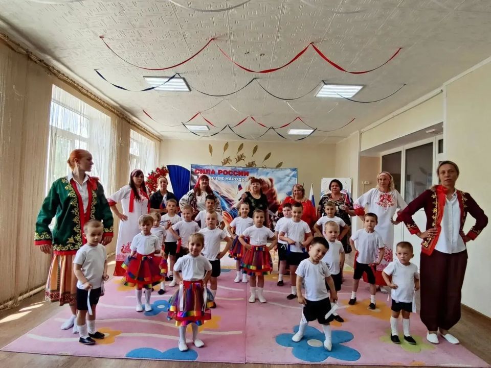 Родаковский ясли-сад отметил День России Родаковский ясли-сад отметил День России