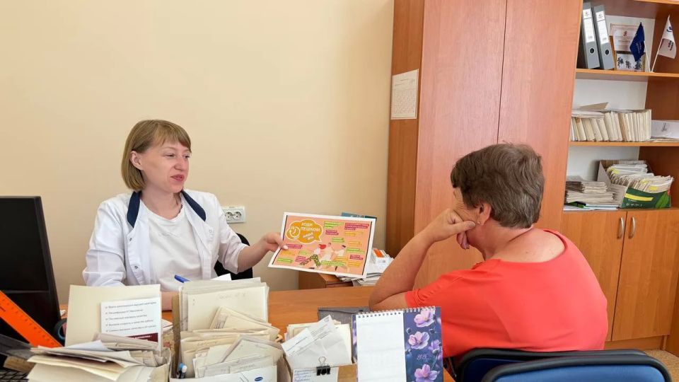 Специалисты Меловской ЦРМБ активно ведут профилактическую работу с населением о важности физической активности Специалисты Меловской ЦРМБ активно ведут профилактическую работу с населением о важности физической активности