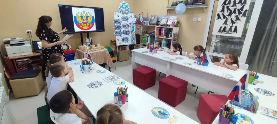 В Перевальском музее прошел час истории "Великая страна - Россия" В Перевальском музее прошел час истории "Великая страна - Россия"