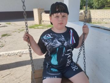 В преддверии главного государственного праздника активисты «Единой России» провели патриотическую акцию в Первомайске