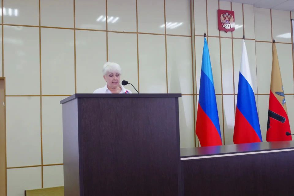 В Славяносербске торжественно отметили День России В Славяносербске торжественно отметили День России
