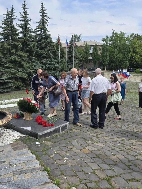 День России в Ровеньках. 12 июня - главный государственный праздник нашей страны! Этот день объединяет всех, кто любит Россию, гордится её великой историей, богатым культурным наследием и достижениями День России в Ровеньках. 12 июня - главный государственный праздник нашей страны! Этот день объединяет всех, кто любит Россию, гордится её великой историей, богатым культурным наследием и достижениями