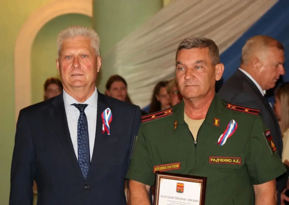 Сегодня, в главный праздник нашей страны — День России, сердце переполняет гордость Сегодня, в главный праздник нашей страны — День России, сердце переполняет гордость