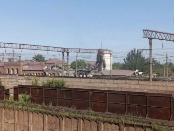 Ночью ВСУ ударили по ЖД станции в Алчевске, сообщают местные