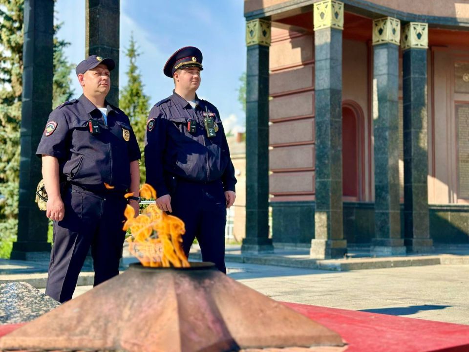 111Правоохранители Луганской Народной Республики обеспечили охрану общественного порядка в День России 111Правоохранители Луганской Народной Республики обеспечили охрану общественного порядка в День России