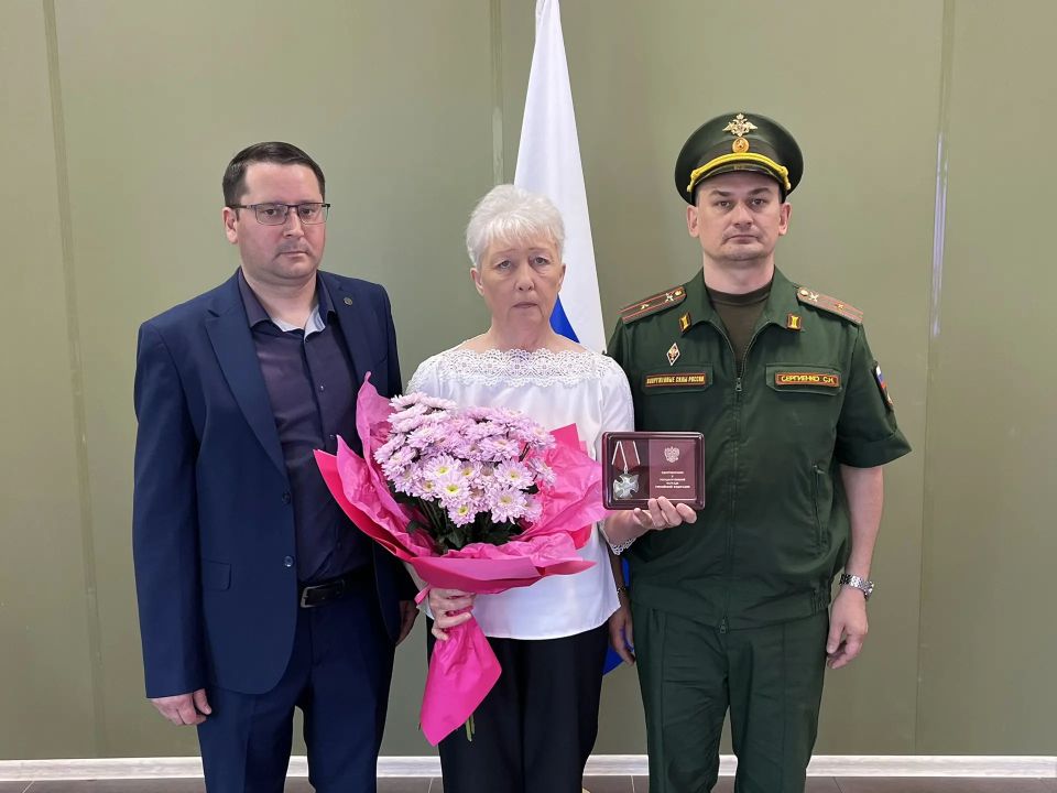 В Марковке передали Ордена Мужества родственникам погибших Героев В Марковке передали Ордена Мужества родственникам погибших Героев